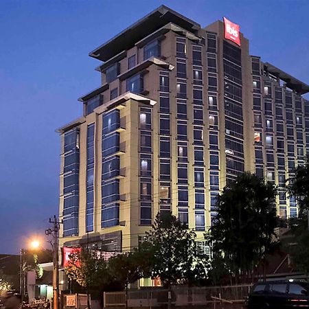 Hotel Ibis Semarang Simpang Lima Bagian luar foto